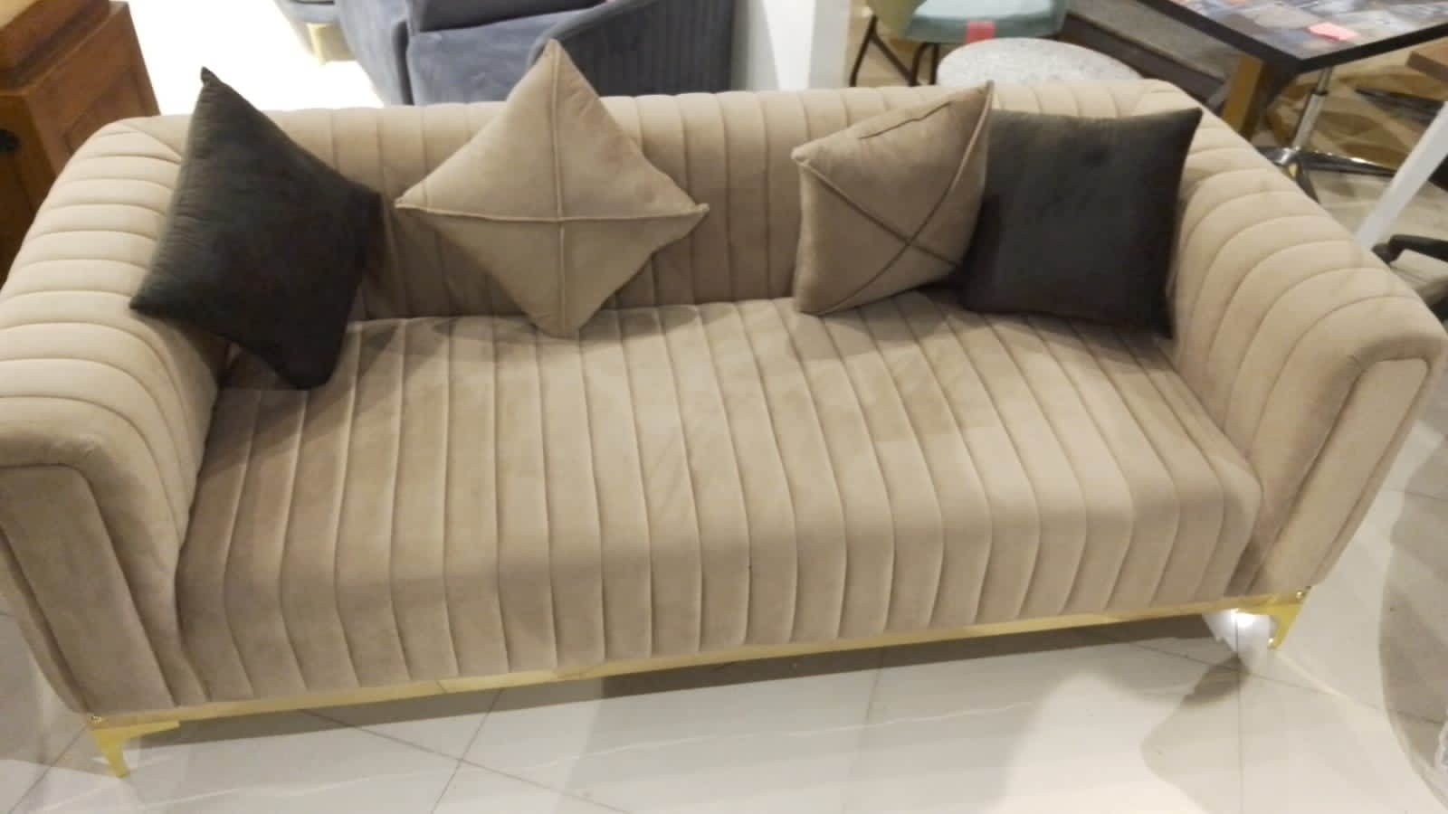 Chic Chaise