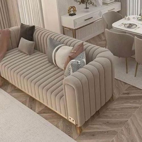 Chic Chaise